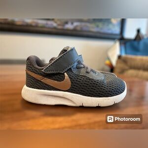 Baby / toddler Nike Tanjun sneakers - rare grey with gold swoosh!